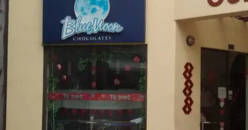 BLUE MOON CHOCOLATES COUNTRY BLUE MOON CHOCOLATES COUNTRY